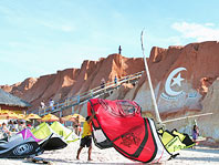 Lua estela : o s&iacute;mbolo de Canoa Quebrada